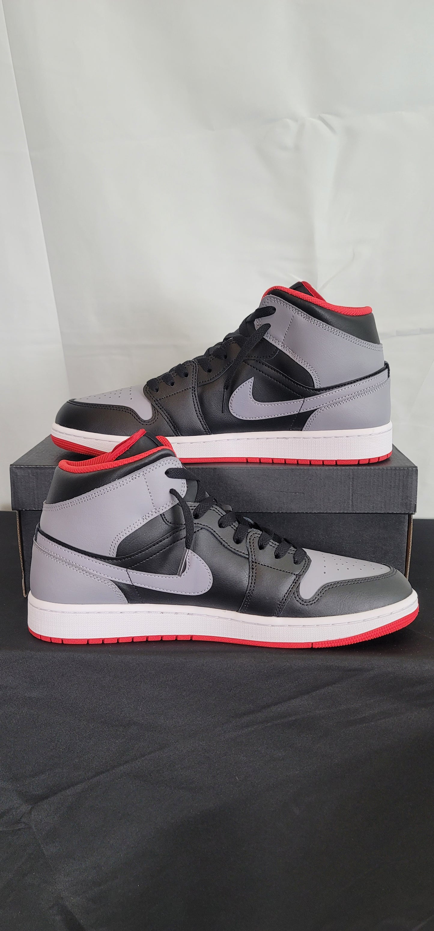 Air Jordan 1 Mid "Black/Fire Red/Cement Grey"