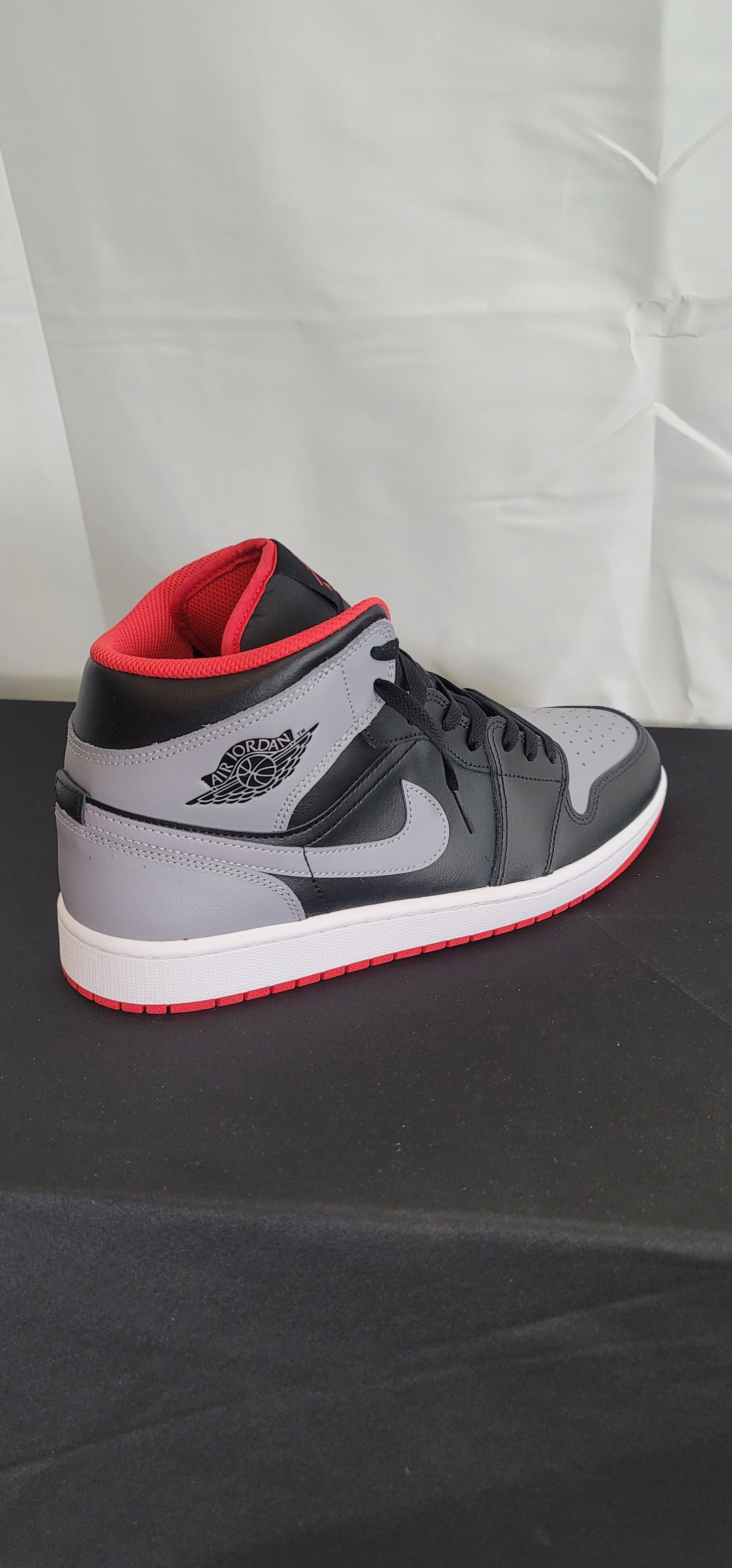 Air Jordan 1 Mid "Black/Fire Red/Cement Grey"