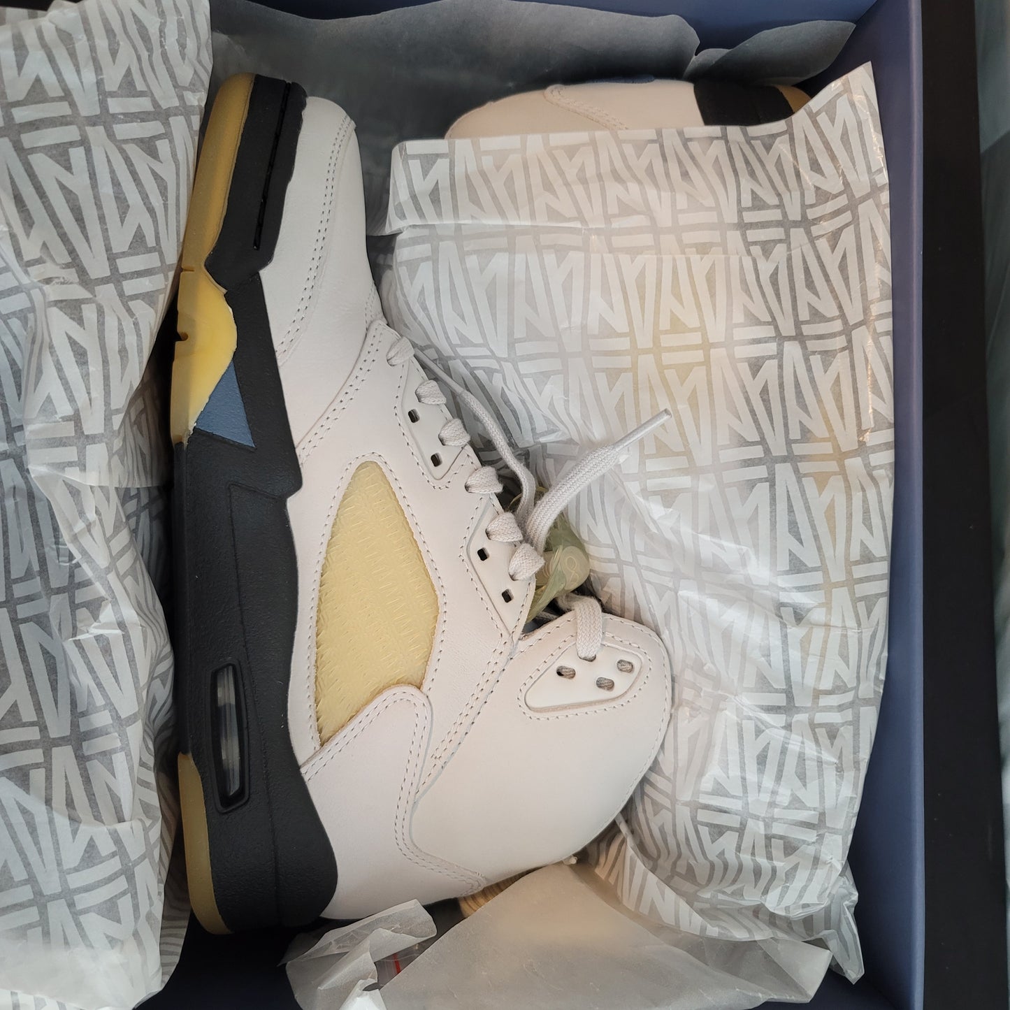 Jordan x A Maniere Air Jordan 5 Retro "Photon Dusk"