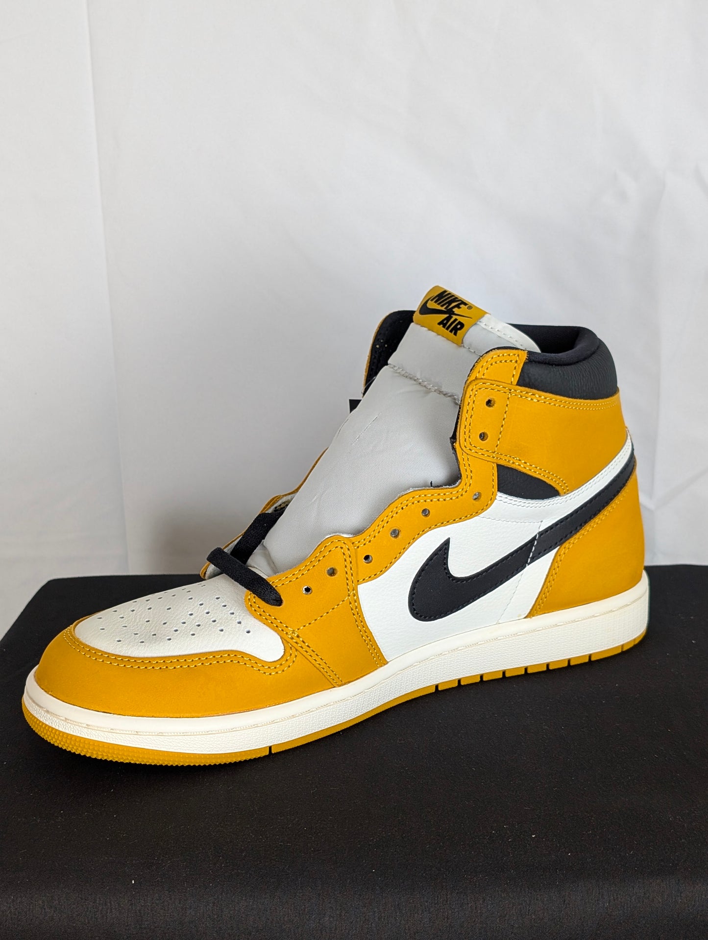 Air Jordan 1 Retro OG High Yellow Ochre - DZ5485-701